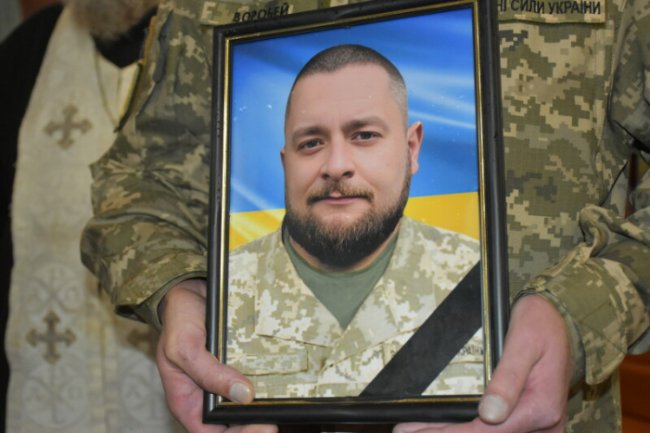 В останню дорогу провели Героя з Волині Миколу Чернова