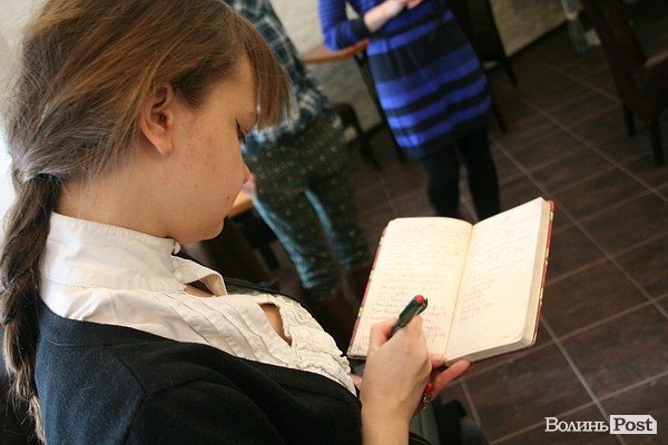 Луцькі художниці презентували виставку «Ейфорія». ФОТО