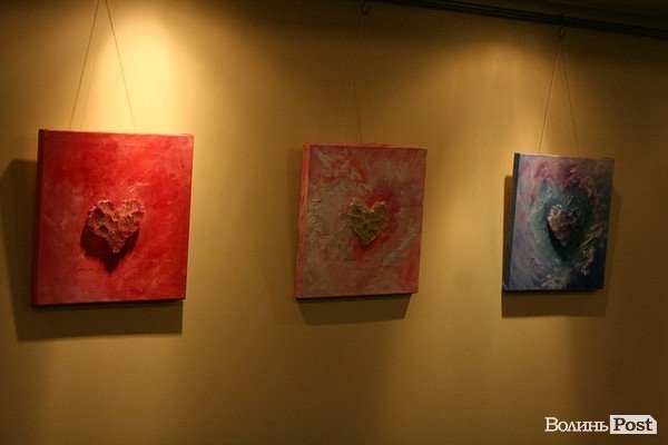 Луцькі художниці презентували виставку «Ейфорія». ФОТО