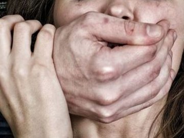 Пішла до клубу: на Дніпропетровщині знайшли тіло згвалтованої семикласниці