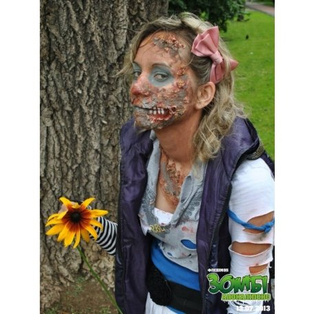 Львовом розгулювали зомбі. ФОТО. ВІДЕО