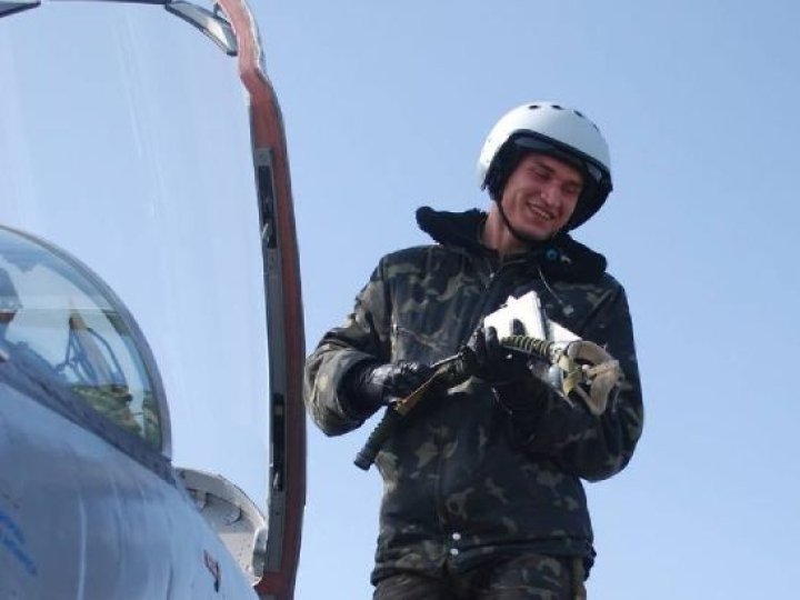 Загиблий пілот Устименко був однокурсником льотчика Джуса: це був суперінтелект групи