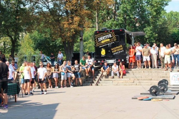 Луцькі патрульні взяли участь у змаганнях з кросфіту. ФОТО