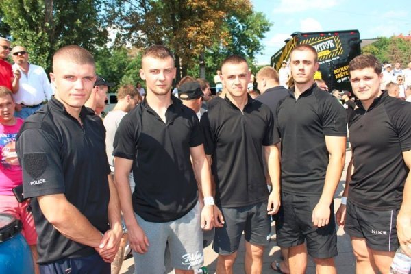 Луцькі патрульні взяли участь у змаганнях з кросфіту. ФОТО