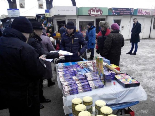 «Облава» на нововолинському ринку: шукали піротехніку
