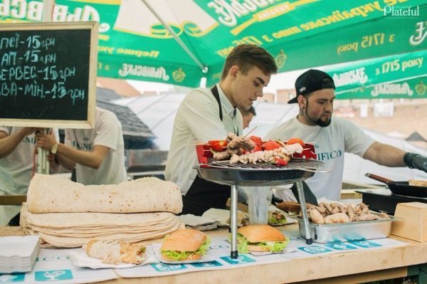 Відвідувачів Бандерштату пригощатимуть учасники Lutsk Food Fest. ФОТО