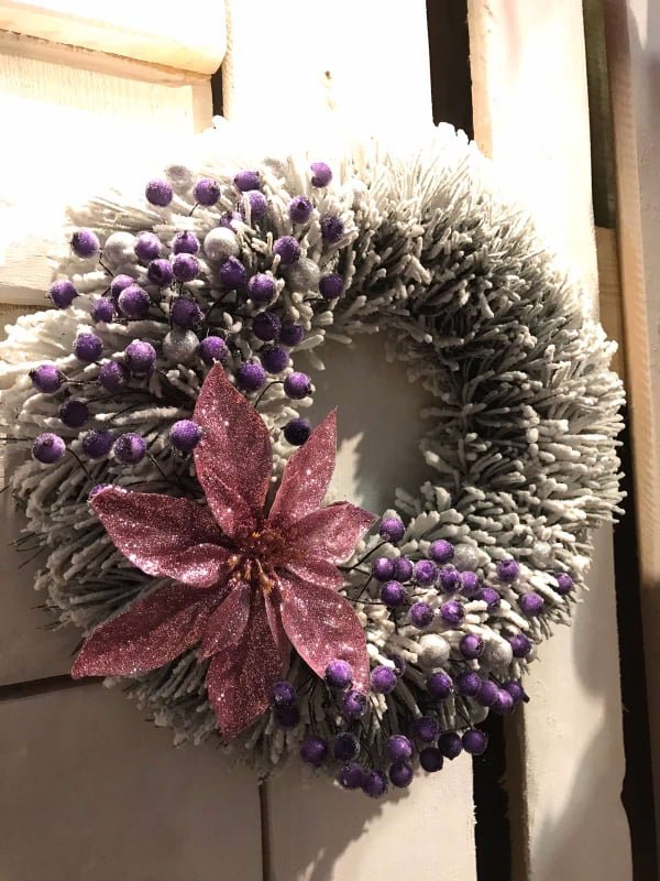 Вчителька з села під Луцьком створює шедеври із цвяхів та ниток. ФОТО