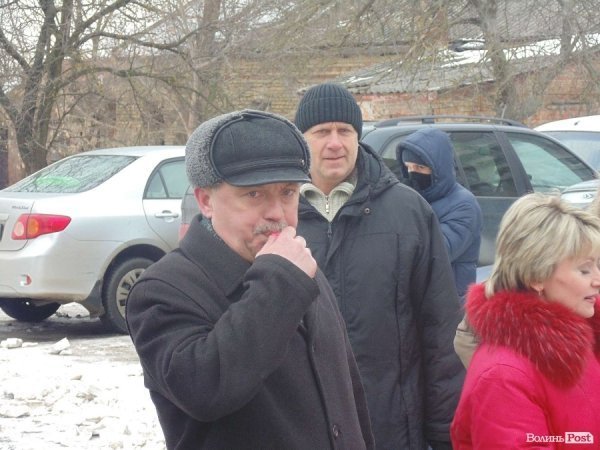 Мітинг під Волинською ОДА: свистки, протигази та заблоковані автомобілі. ФОТО. ВІДЕО