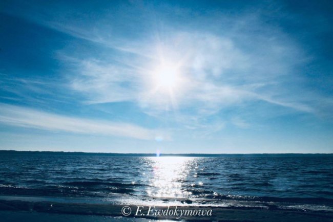 Магічні світлини шацького «блакитного моря» зимою. ФОТО