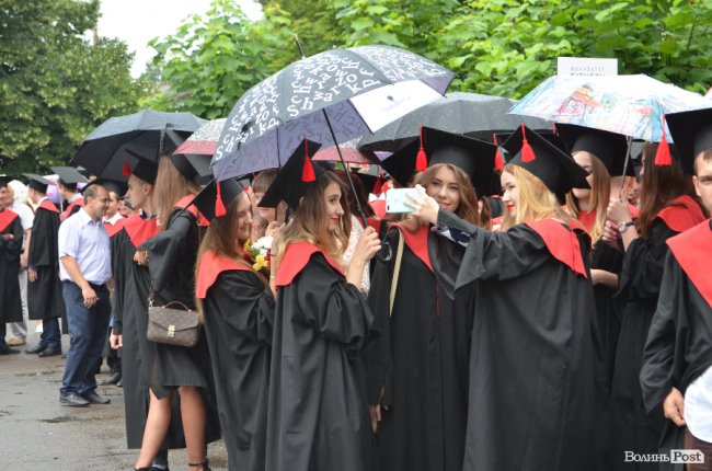 У луцькому політесі «відгуділи» випускний. ФОТО