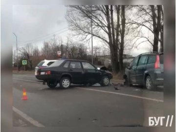 Аварія у Нововолинську: зіткнулися дві автівки