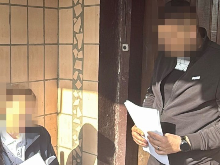 Посадовця Нацполіції, який переправляв військовозобов'язаного за кордон через Волинь, взяли під варту