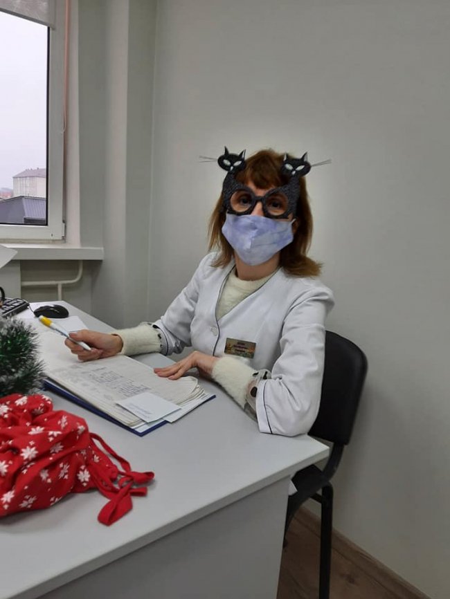 Медики з Волині влаштували новорічний флешмоб для маленьких пацієнтів. ФОТО