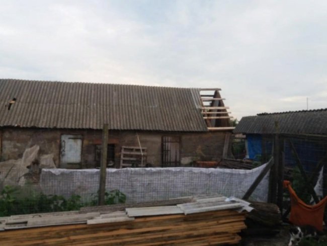 У Ківерцівському районі негода пошкодила дахи будинків. ФОТО