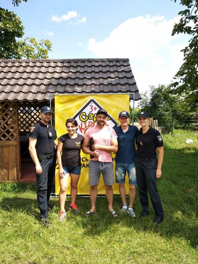 У волинському селі поліцейські влаштували свято для малят