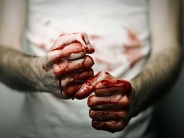 Кривава бійка: у Луцьку чоловіка побили до втрати свідомості