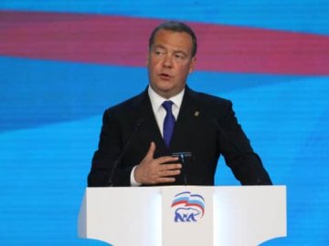 Возз’єднання України з рф: Медведєв озвучив так звану «російську формулу миру»