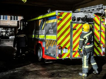 Рятувальники визволили немічну лучанку із власної оселі