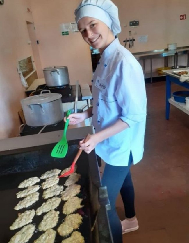 Майбутні кондитери з Волині проходять практику на базі відпочинку в Одесі. ФОТО