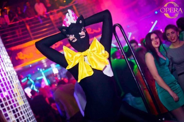 Фото з клубу Opera