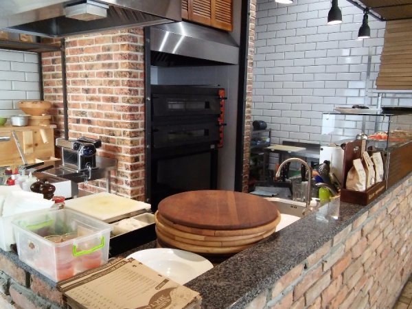 Робоче місце повара луцької піцерії. АНОНС