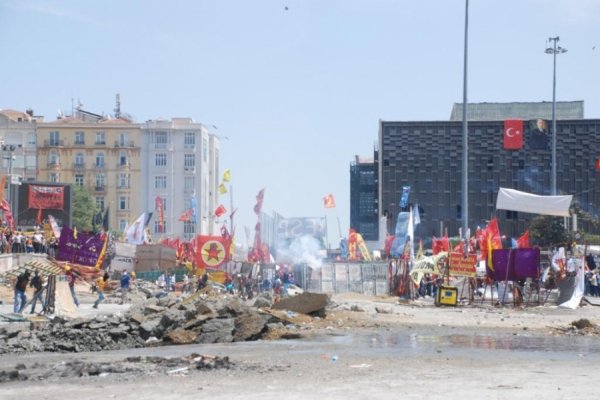 У Туреччині ‒ нові сутички між поліцією та демонстрантами. ФОТО