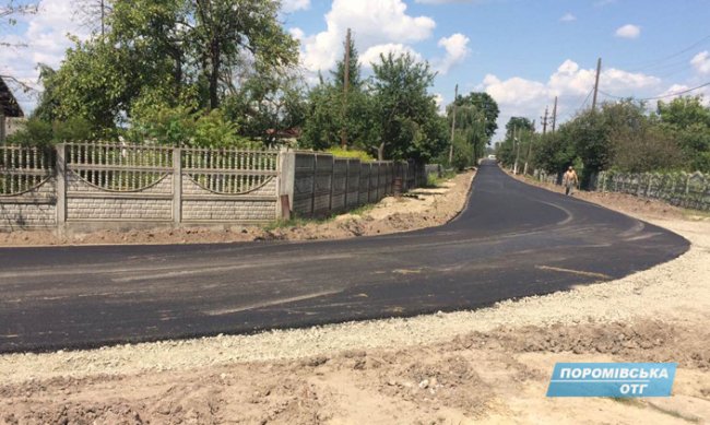 У волинській громаді дорогу ремонтують за новою технологією. ФОТО