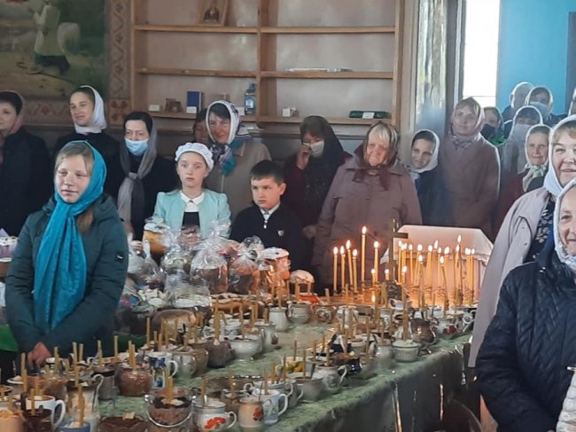 Відомий хірург-священник Валіхновський відправив службу у церкві на Волині. ФОТО