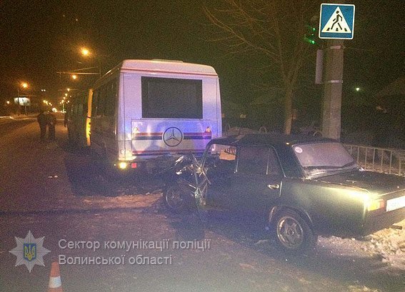 Аварія у Луцьку: постраждали двоє людей