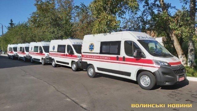 Волинські медики отримали п`ять новеньких «швидких». ФОТО