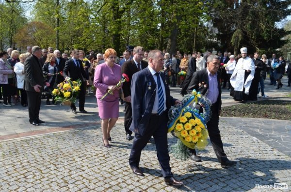 У Луцьку вшанували пам’ять загиблих ліквідаторів Чорнобильської аварії. ФОТО