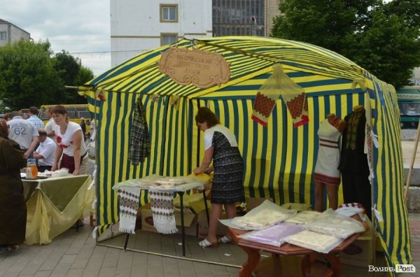 У Луцьку відбулась виставка-ярмарок виробів від студентів та майстрів профтехосвіти. ФОТО