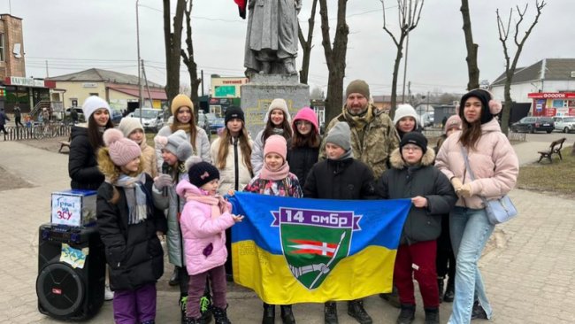Тато воює, а донька волонтерить: історія сім'ї Репшів з Волині