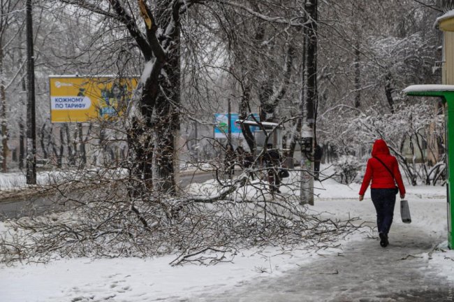 В Одесі – транспортний колапс через снігопади