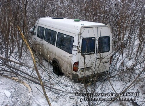 ДТП під Луцьком: бус не розминувся з рейсовим автобусом.ФОТО