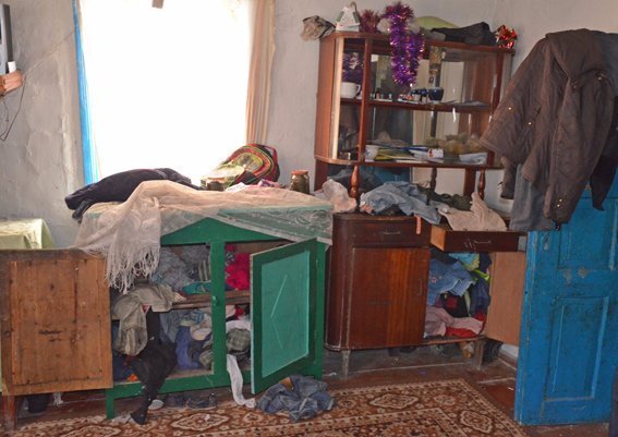 На Житомирщині горе-батьки залишили помирати від холоду 3-ох дітей