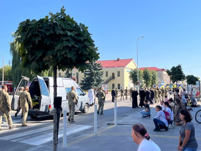 У Ковелі провели в останню путь Героя Петра Бежана