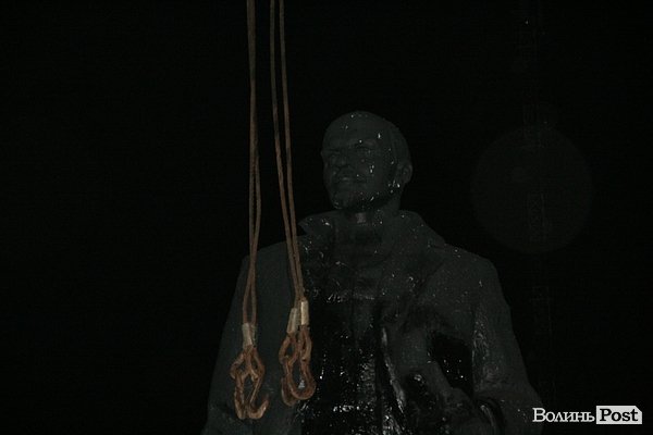 Як Волинь позбулася маневицького Леніна. ФОТО