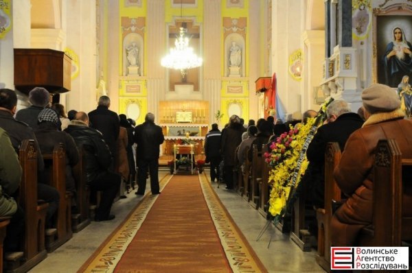 У Луцьку попрощалися з відомим волинянином. ФОТО