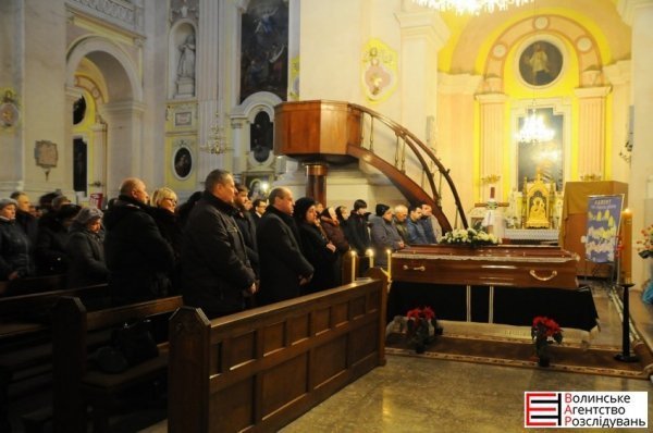 У Луцьку попрощалися з відомим волинянином. ФОТО