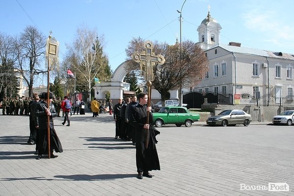 У Луцьку освятили місце під каплицю Небесної сотні. ФОТО
