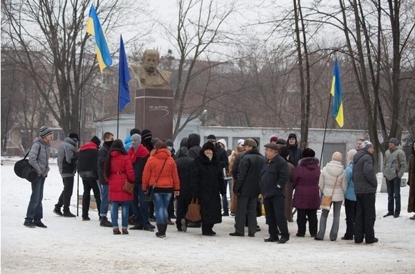 На Донеччині ультрас провели марш пам’яті УПА. ФОТО
