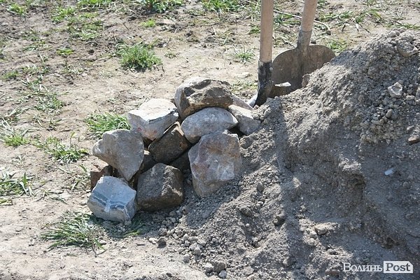 У Луцьку освятили місце під каплицю Небесної сотні. ФОТО