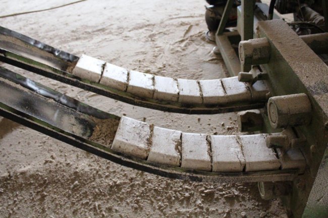 Дари лісу  і «тепло» в брикетах: показали, як успішно працює волинське підприємство. ФОТО