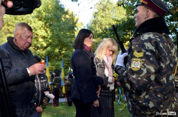 На Покрову у Луцьку освятили камінь на місці пам’ятника Волинським Героям АТО. ФОТО
