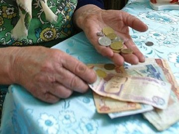 Подарунок Януковича до виборів: пенсії зростуть на 100 гривень