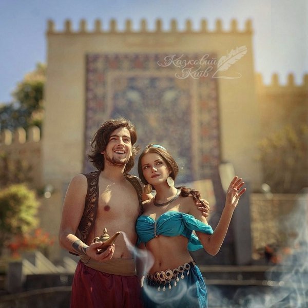 Зірки шоу-бізнесу і телебачення перевтілились у казкових персонажів. ФОТО