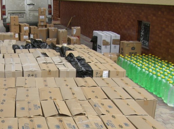 На Волині податківці вилучили понад 40 тисяч пачок цигарок без акцизних марок. ФОТО