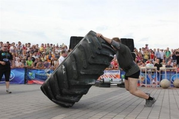У Дніпропетровську обрали найсильніших чоловіків. ФОТО