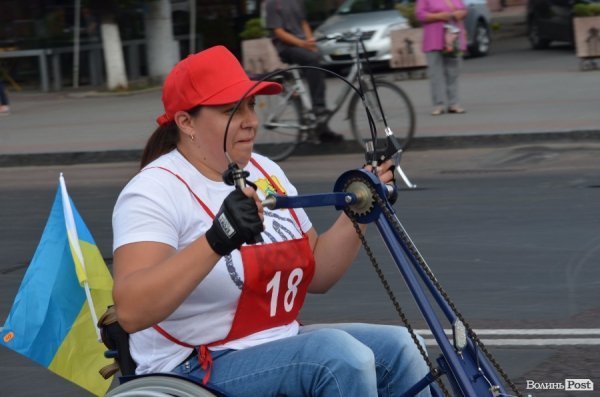 У Луцьку відбулися перегони на візках і хендбайках